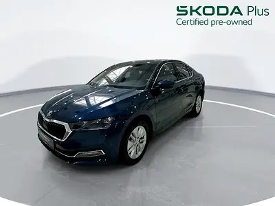 نمای دیگر اشکودا اکتاویا امبیشن 2024