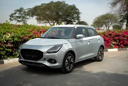 نمای دیگر سوزوکی سوئیفت GLX 2026