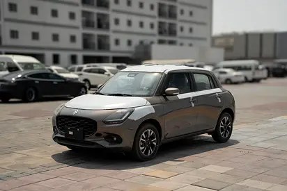 نمای دیگر سوزوکی سوئیفت GLX 2026