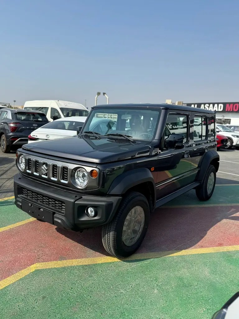 نمای دیگر سوزوکی جیمنی GLX AT 2026