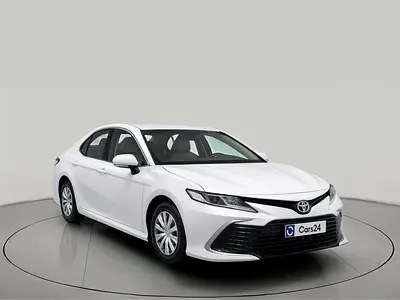 نمای دیگر تویوتا کمری S 2023