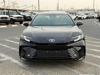 نمای دیگر تویوتا کمری لومیر 2026