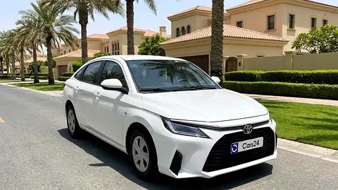نمای دیگر تویوتا یاریس E 2023