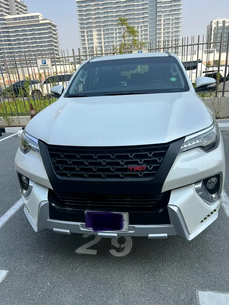 نمای دیگر تویوتا فورچونر VXR 2017