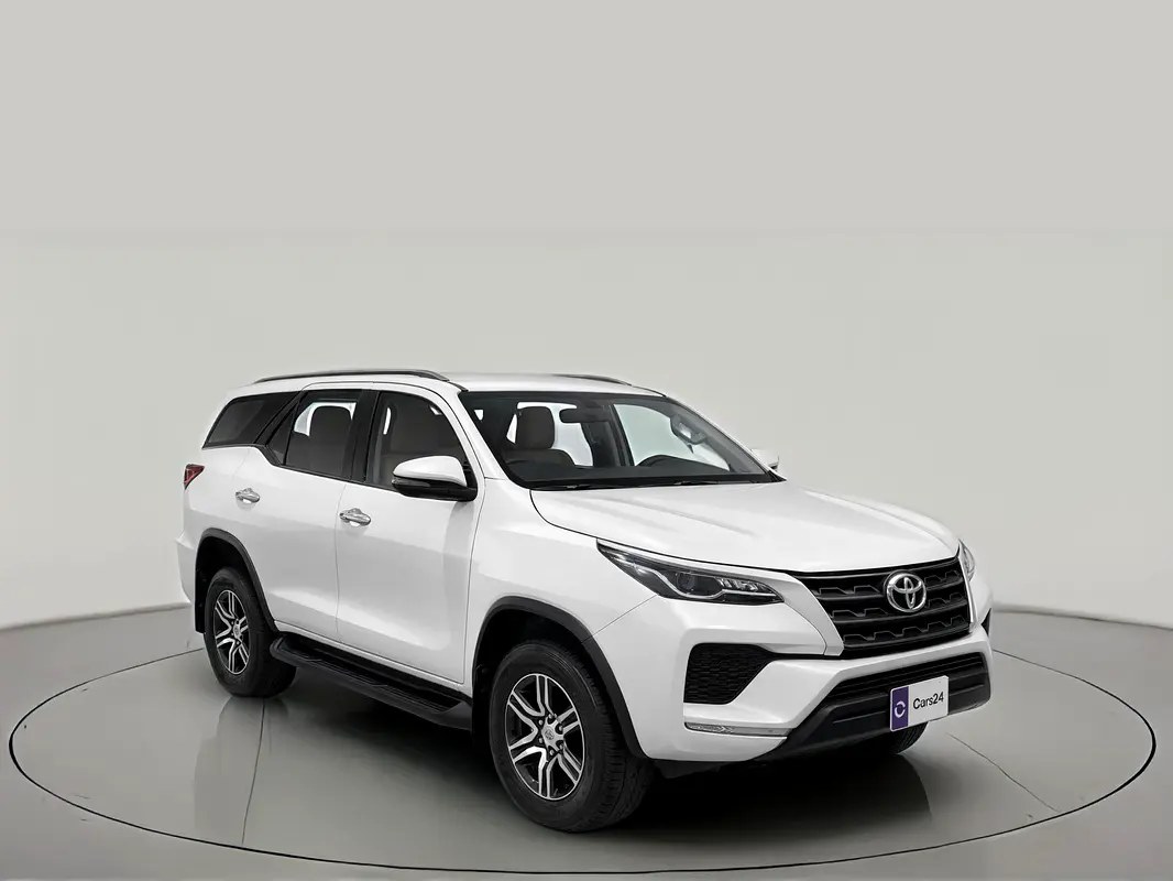 نمای دیگر تویوتا فورچونر EXR 2024