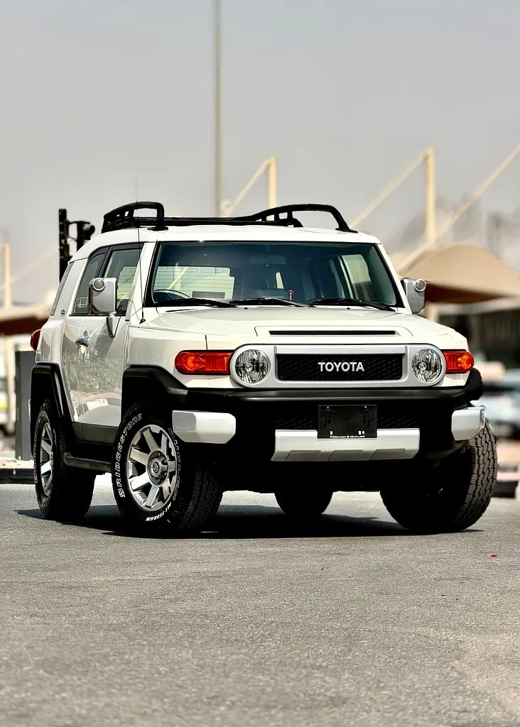 نمای دیگر تویوتا FJ کروزر GXR 2016