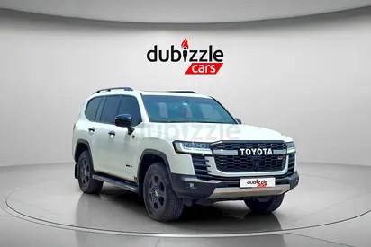 نمای دیگر تویوتا لندکروزر GR اسپرت 2025