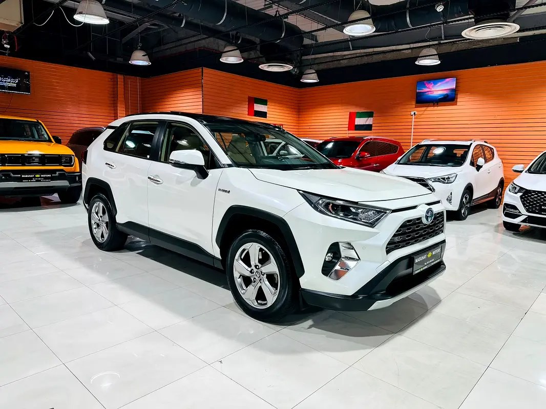 نمای دیگر تویوتا راو 4 VXR 2020
