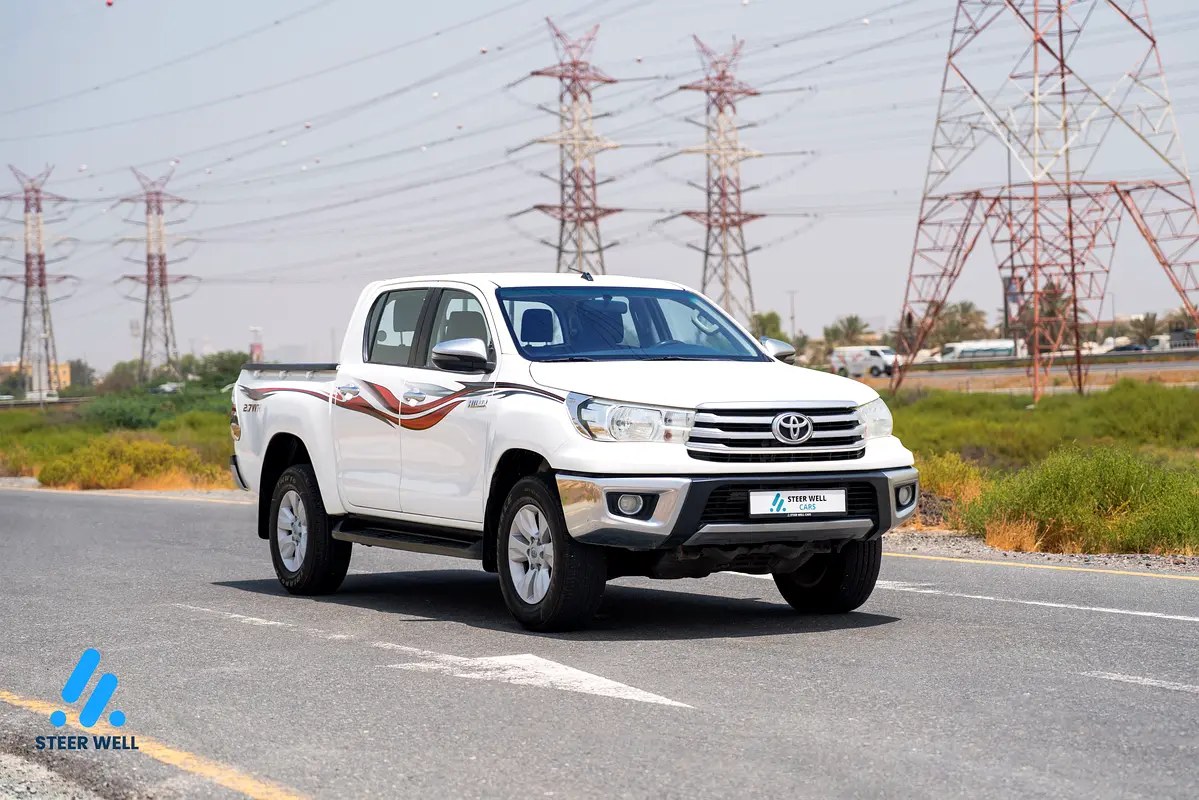 نمای دیگر تویوتا هایلوکس SR5 2020