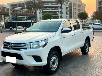 نمای دیگر تویوتا هایلوکس دبل کاب GLX 2021