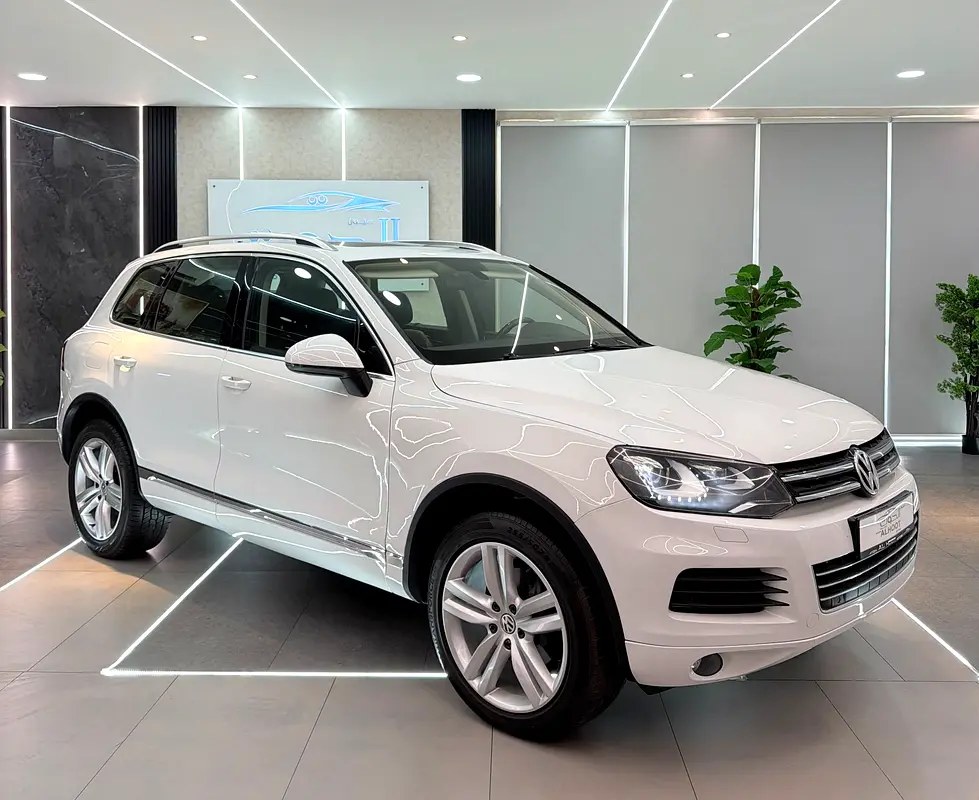 نمای دیگر فولکس واگن توآرگ R-Line 2016