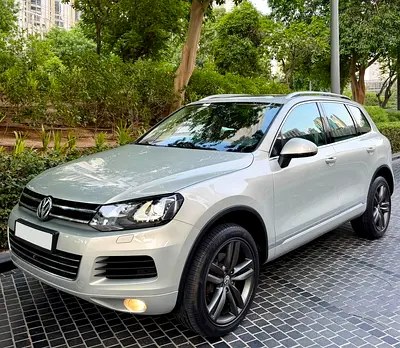 نمای دیگر فولکس واگن توآرگ R-Line 2016