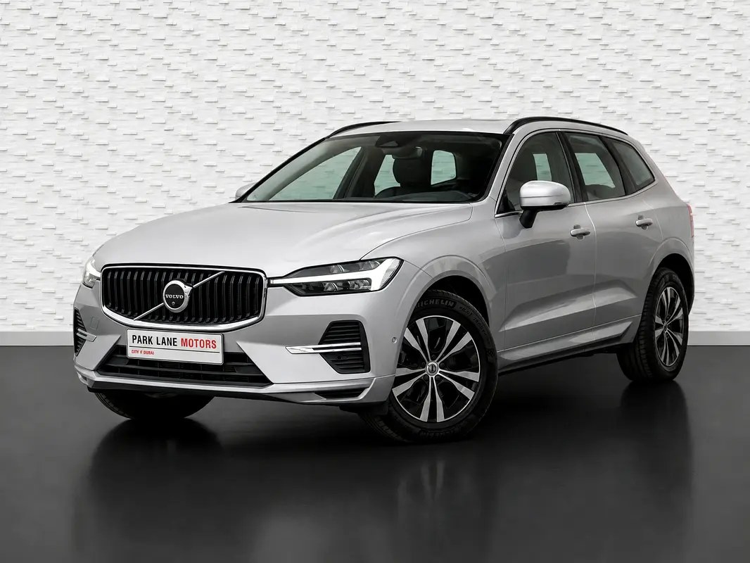 نمای دیگر ولوو XC60 B5 کور 2024