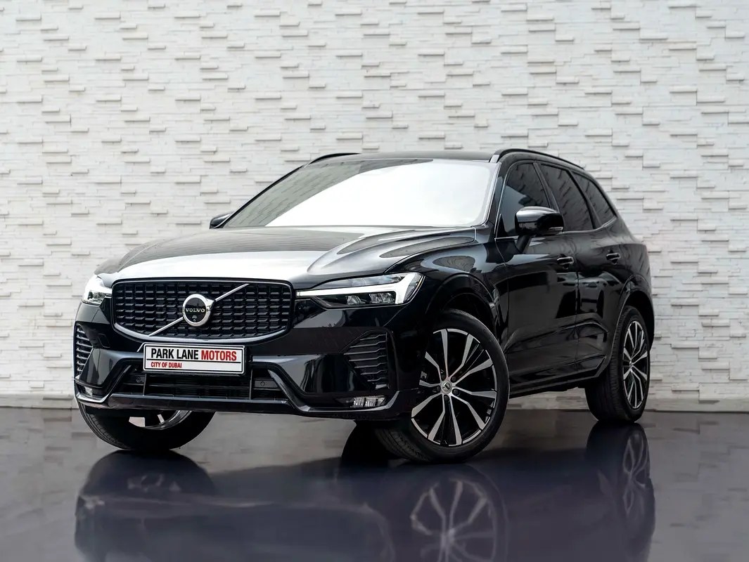 نمای دیگر ولوو XC60 B5 اولتیمیت دارک 2024