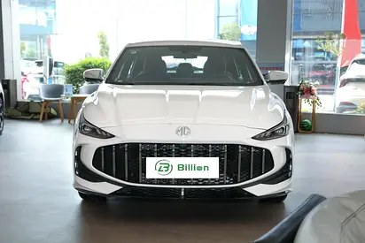نمای دیگر امجی MG5 لوکس 2026