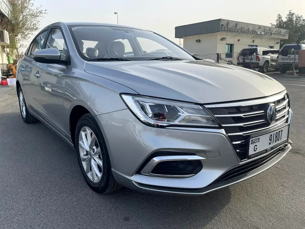 نمای دیگر امجی MG5 استاندارد 2024