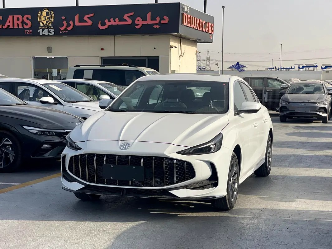 نمای دیگر امجی MG5 اوتر 2026