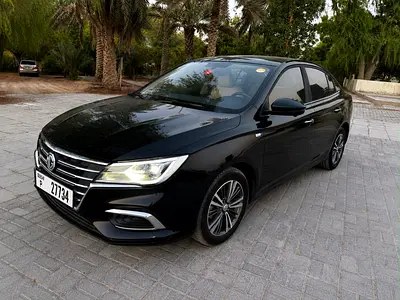 نمای دیگر ام جی 5 لوکس 2022