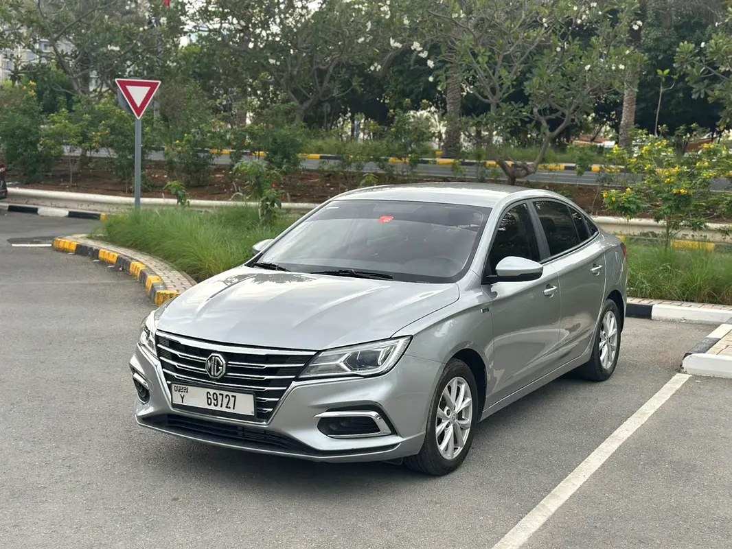 نمای دیگر ام جی MG5 اوتر 2023