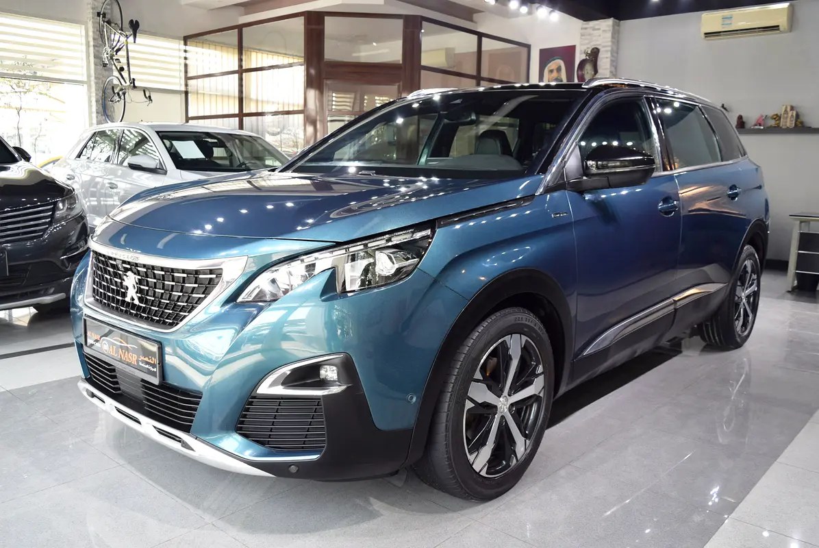 نمای دیگر پژو 5008 GT Line 2018