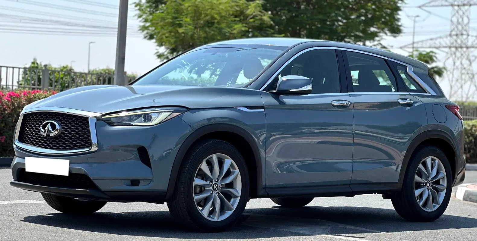 نمای دیگر اینفینیتی QX50 استاندارد 2022