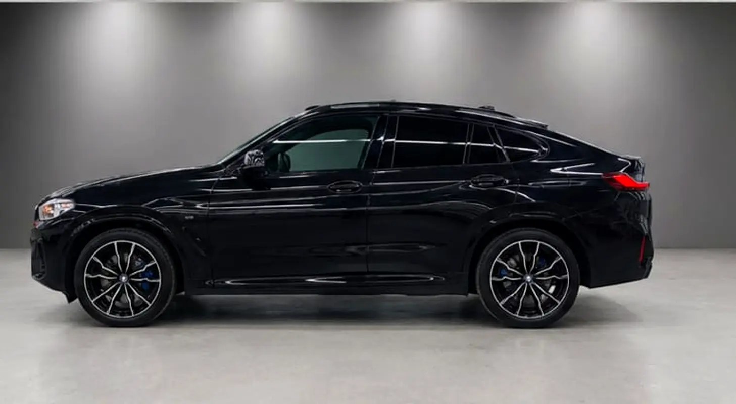 نمای دیگر بی ام و X4 xDrive30i 2022