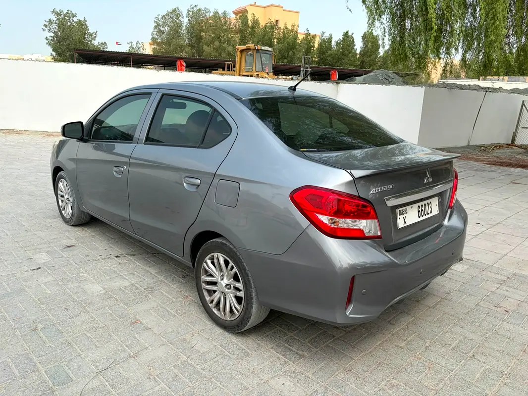 نمای دیگر میتسوبیشی آتراژ GLX 2021