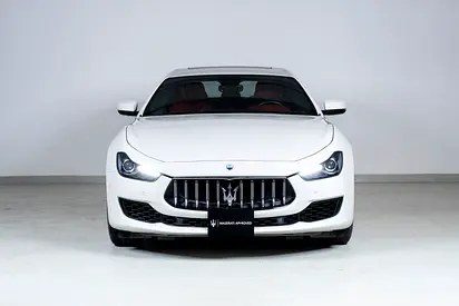 نمای دیگر مازراتی گیبلی GT هیبرید 2023