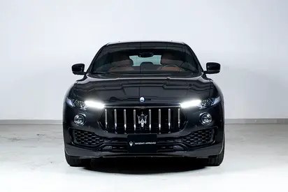 نمای دیگر مازراتی لوانته GT هیبرید 2023