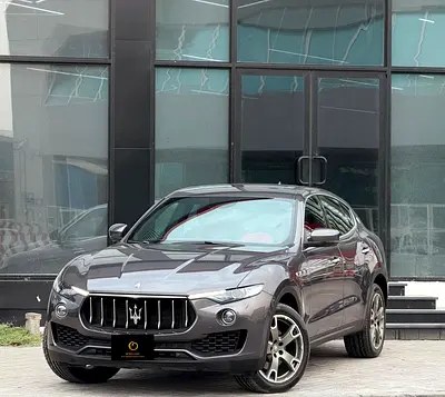 نمای دیگر مازراتی لوانته گرانلوسو 2019