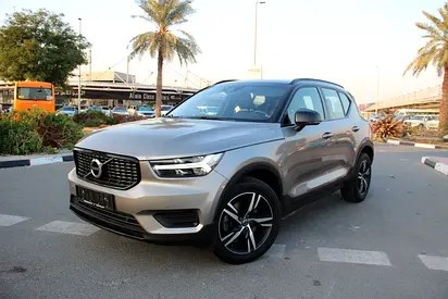 نمای دیگر ولوو XC40 T4 آر دیزاین 2022