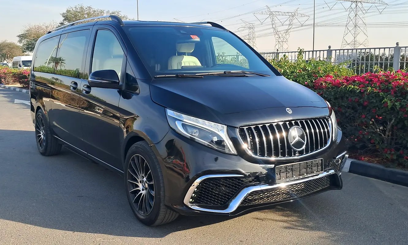نمای دیگر مرسدس بنز V کلاس V 250 2022