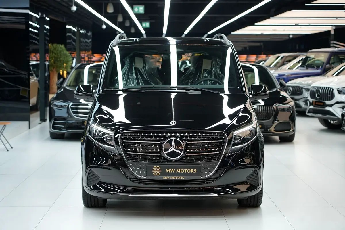 نمای دیگر مرسدس بنز V کلاس V 300 2026