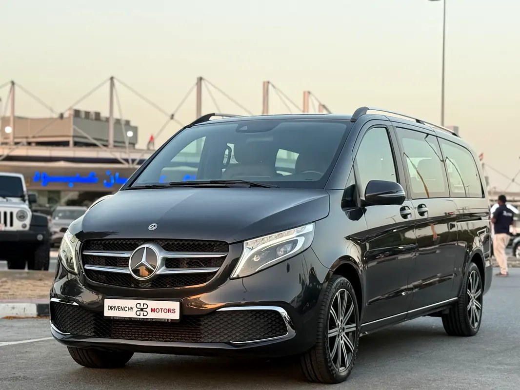 نمای دیگر مرسدس بنز V کلاس V 250 2022