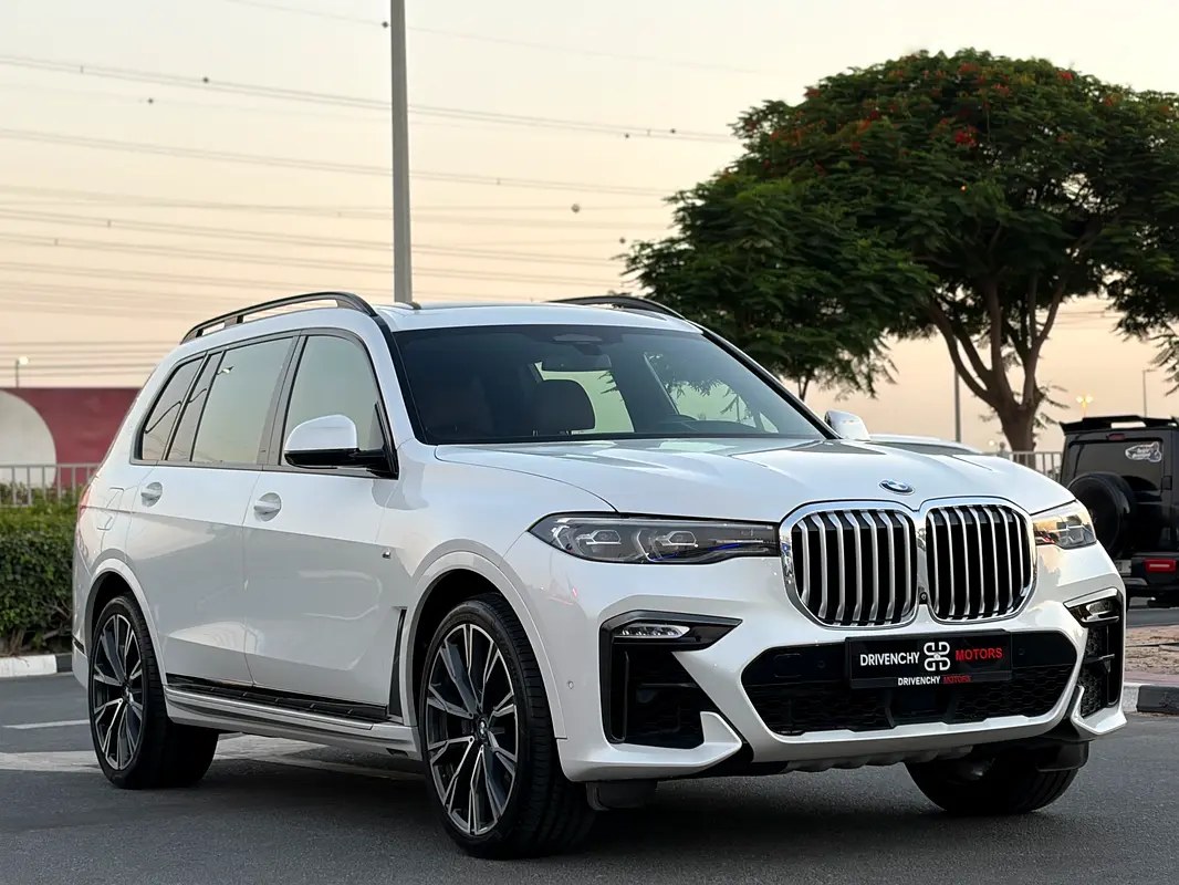 نمای دیگر بی ام و X7 xDrive50i M Sport 2019