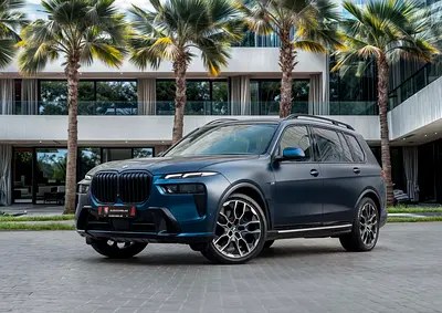 نمای دیگر بی ام و X7 xDrive40i ام اسپرت 2024