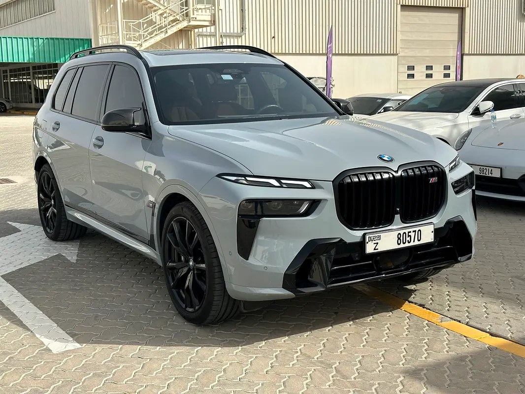 نمای دیگر بی ام و X7 M60i xDrive 2024