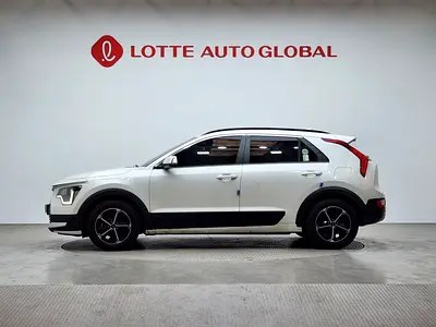 نمای دیگر کیا نیرو اوتر 2022