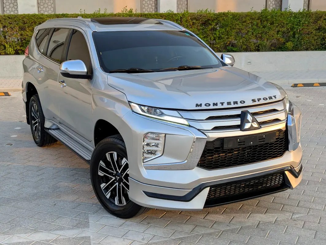 نمای دیگر میتسوبیشی مانترو اسپرت GLS تاپ لاین 2023