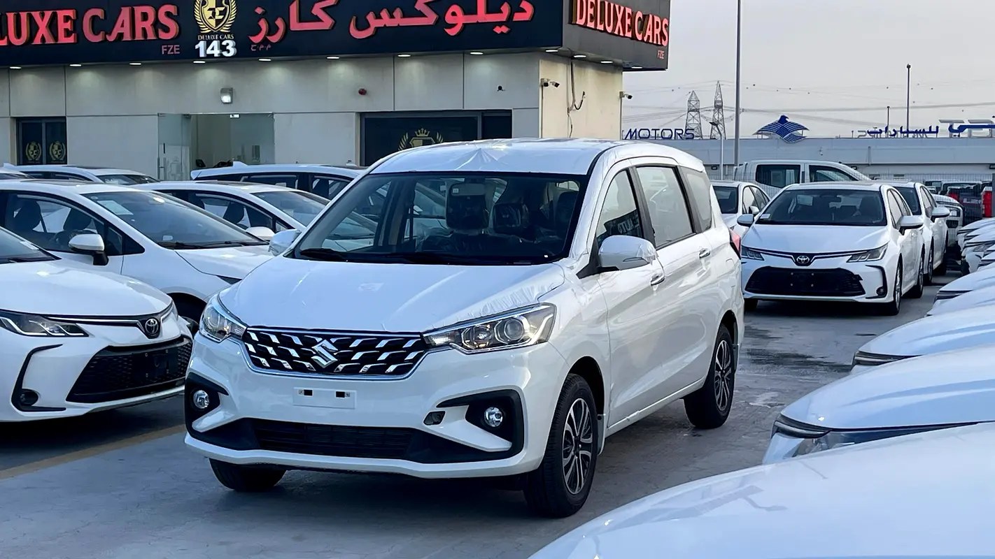 نمای دیگر سوزوکی ارتیگا GLX 2026