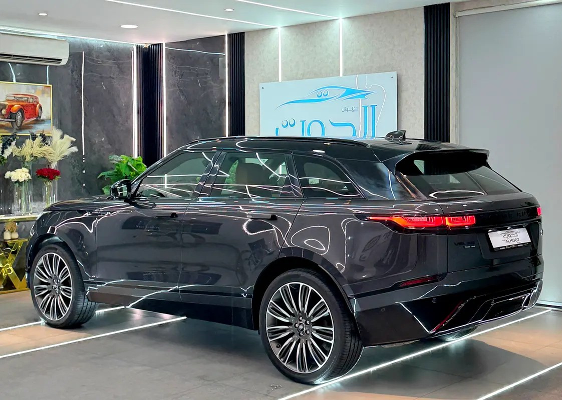 نمای دیگر لندروور رنجروور ولار P250 SE 2019