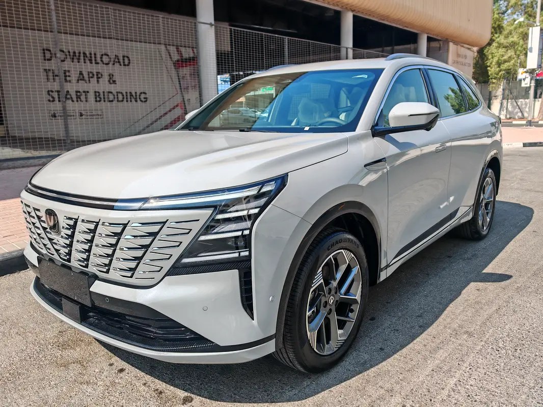 نمای دیگر چانگان CS75 پلاس اسپرت 2026