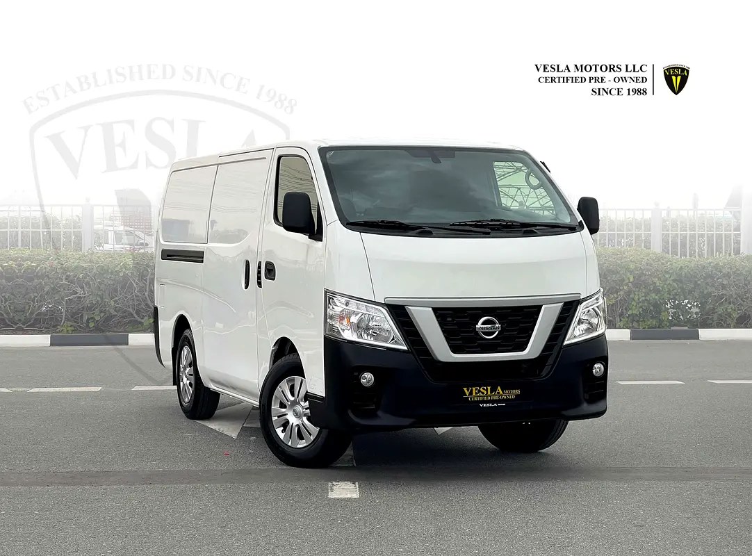 نمای دیگر نیسان اوروان NV350 2022