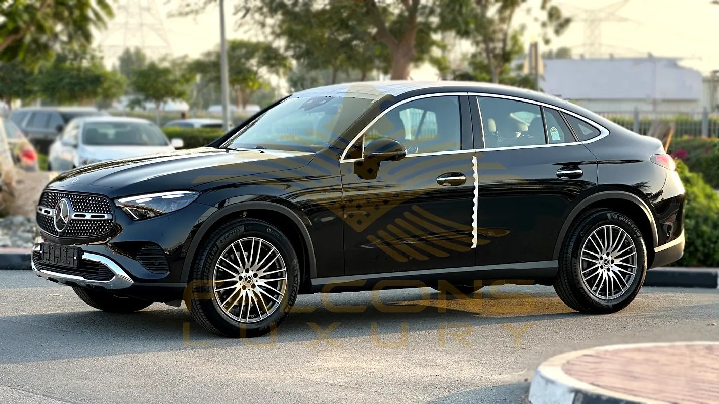 نمای دیگر مرسدس بنز GLC کوپه GLC 300 AMG 4MATIC 2026