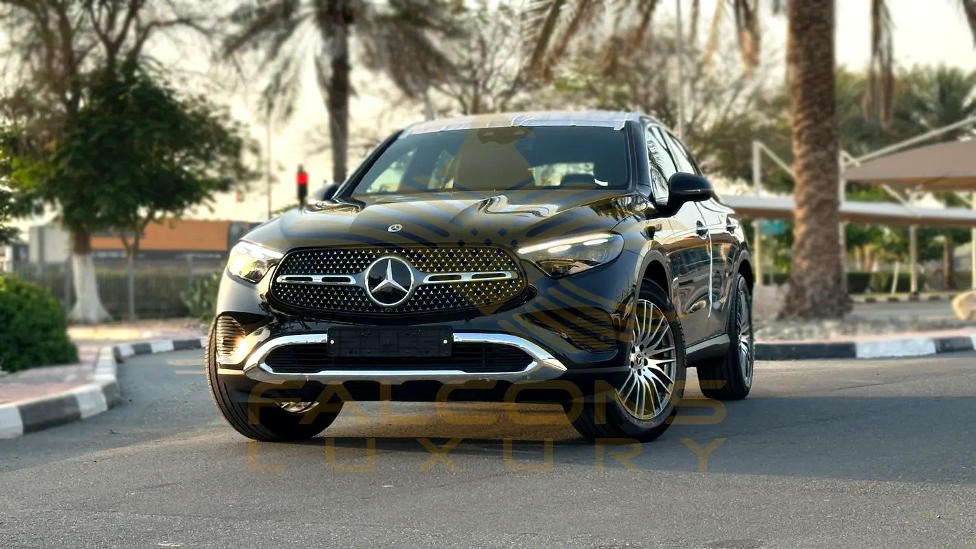 نمای دیگر مرسدس بنز GLC کوپه GLC 300 AMG 4MATIC 2026