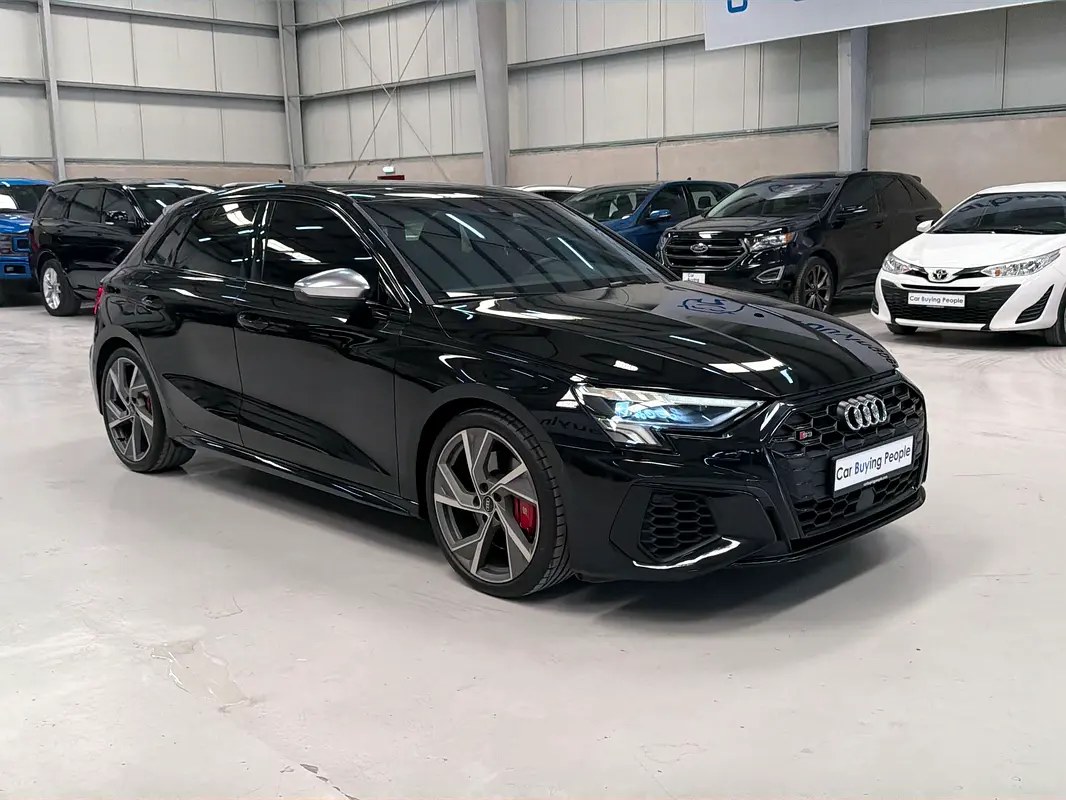 نمای دیگر آئودی S3 2.0 TFSI کواترو 2023