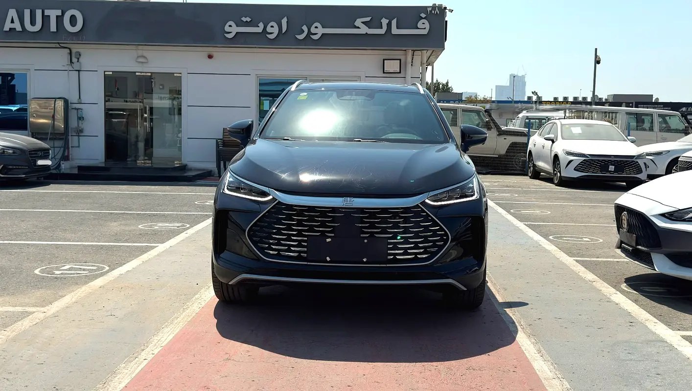 نمای دیگر بی وای دی تانگ فلگشیپ 2025