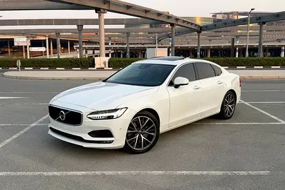نمای دیگر ولوو S90 مومنتوم 2018