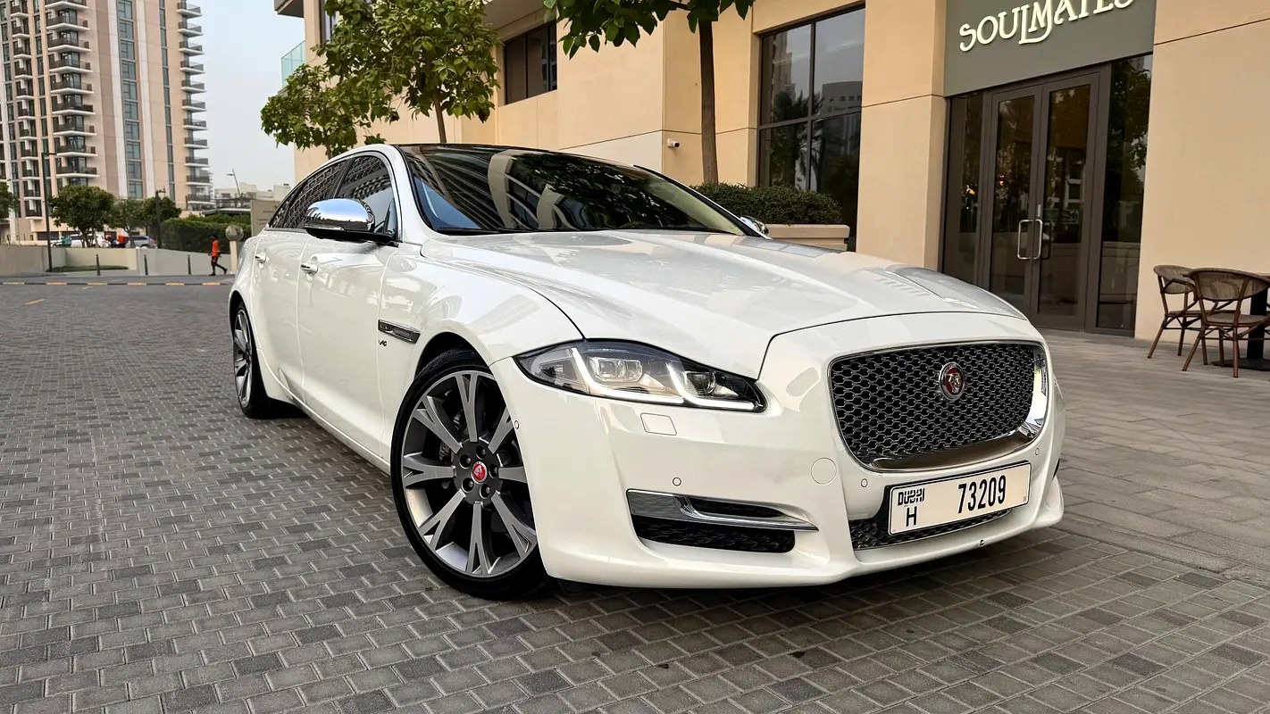 نمای دیگر جگوار XJ پریمیوم لوکس (Lwb) 2018