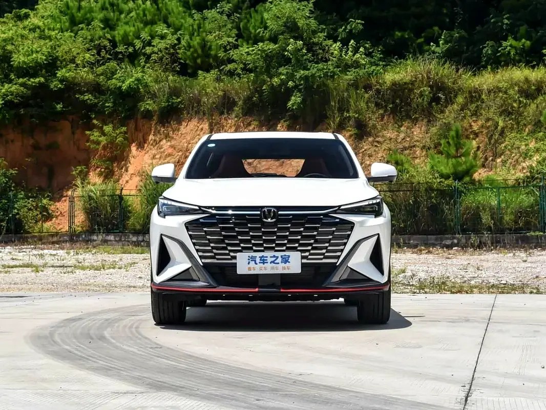 نمای دیگر چانگان X5 Plus اوتر 2026